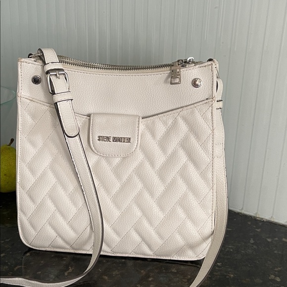 Steve Madden Handbags - Steve Madden Ivory Quilted crossbody leather Bag triple entry